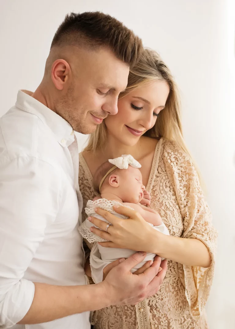 Newborn session in a Warsaw studio – photography by Dominika, shot 2.