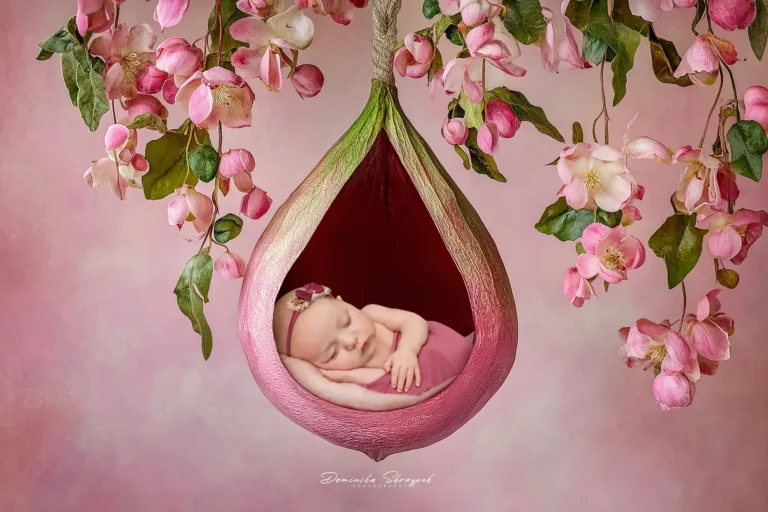 Creative newborn session in Warsaw – photography by Dominika, shot 6.