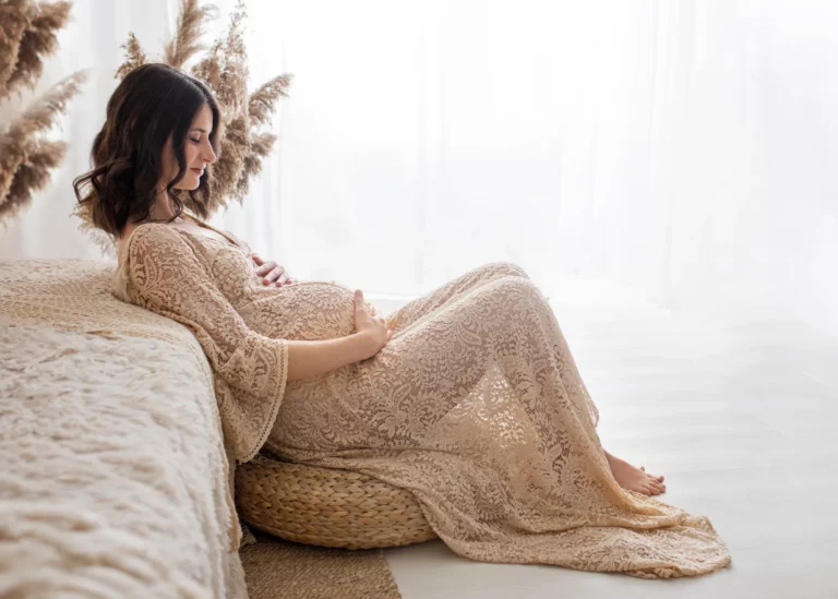 Maternity session in Warsaw – photography by Dominika, shot 7.