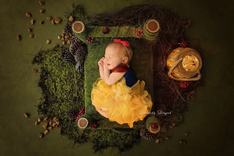 Creative newborn session in Warsaw – photography by Dominika, shot 13.
