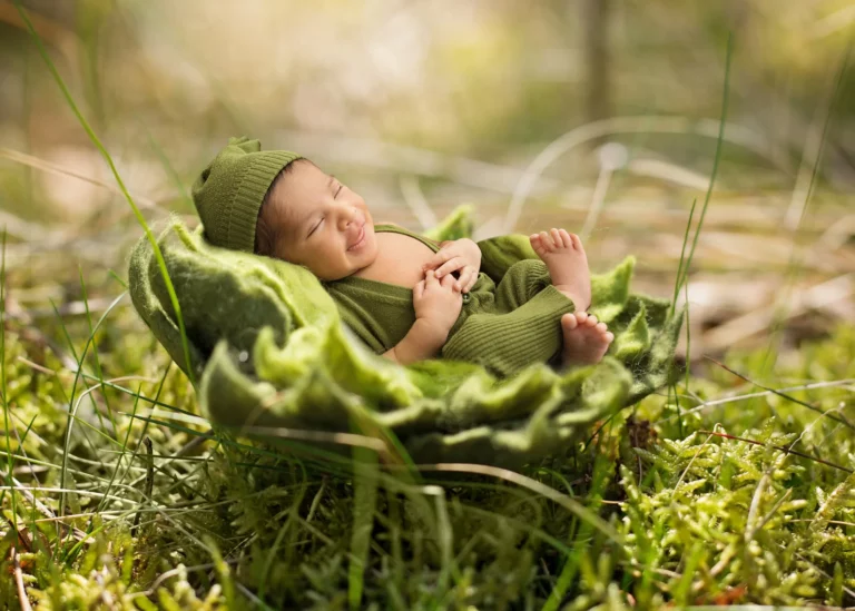Creative newborn session in Warsaw – photography by Dominika, shot 22.