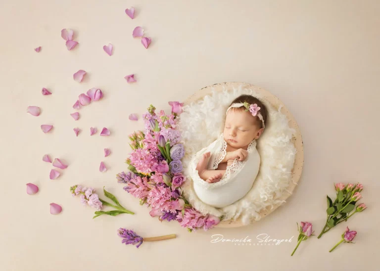 Creative newborn session in Warsaw – photography by Dominika, shot 26.