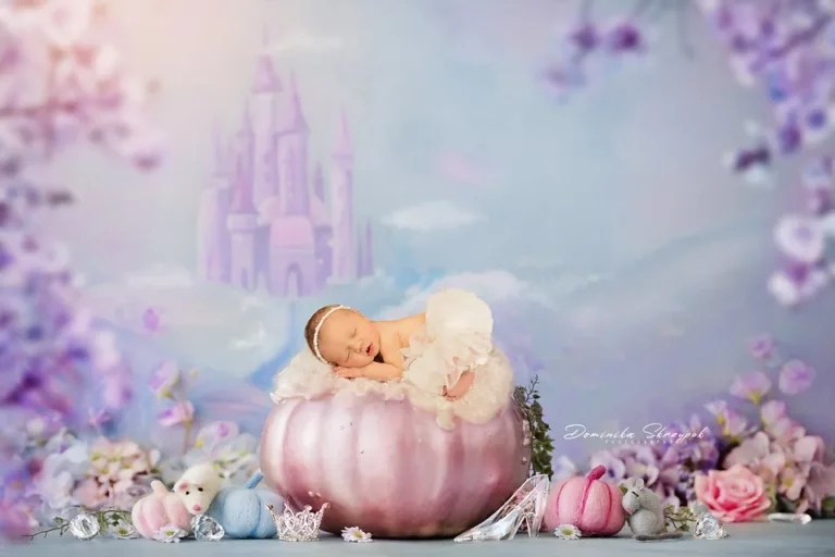 Creative newborn session in Warsaw – photography by Dominika, shot 37.