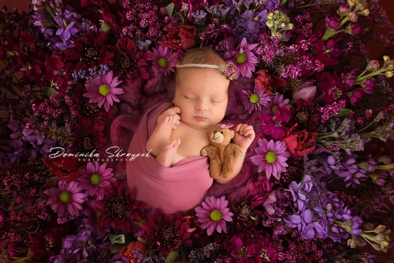 Creative newborn session in Warsaw – photography by Dominika, shot 62.