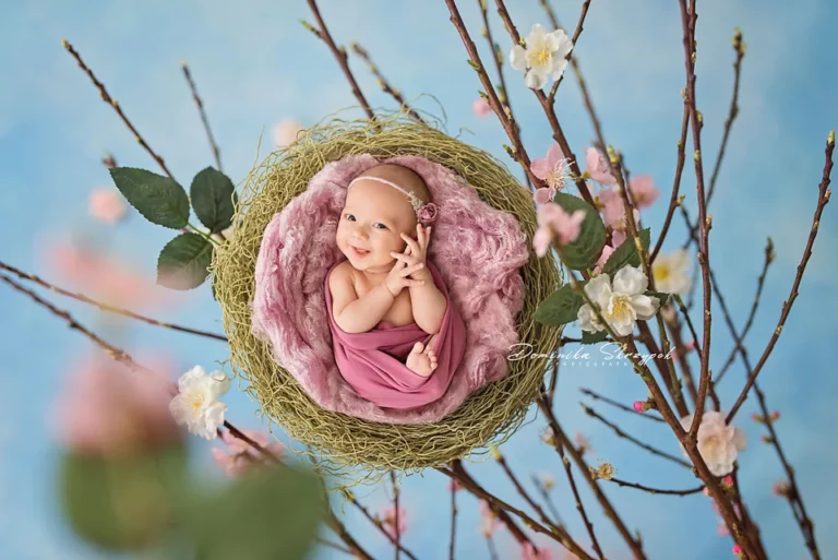Creative newborn session in Warsaw – photography by Dominika, shot 63.