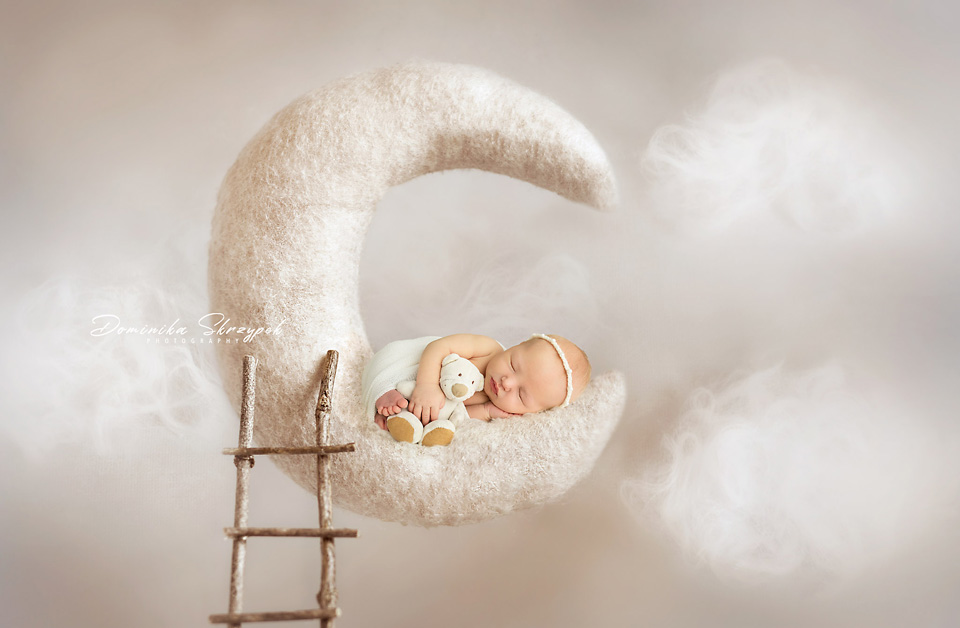 moon newborn session warsaw
